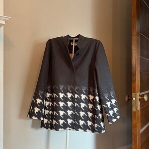 Peck & Peck Charcoal Gray blazer-worn once.‎